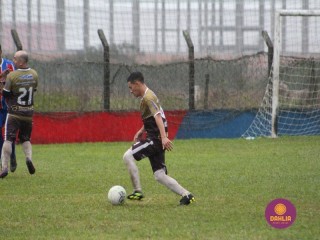 
<a style='margin-left: 5px;' class='btn btn-xs btn-social btn-facebook' href='https://www.facebook.com/sharer/sharer.php?u=https://www.boladovale.com.br/imgs/800-800-90/conteudo/fotos/1590/img9423.jpg' rel='popup' data-width='500' data-height='400'><i class='fa fa-facebook'></i>Compartilhar <span class='hidden-xs'>no Facebook</span>
</a> 
<a class='btn btn-default btn-xs' target='_blank' href='imgs/800-800-90/conteudo/fotos/1590/img9423.jpg'>
<span class='glyphicon glyphicon-cloud-download'></span> Salvar
</a> 
<span></span>