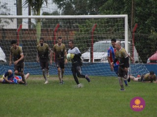 
<a style='margin-left: 5px;' class='btn btn-xs btn-social btn-facebook' href='https://www.facebook.com/sharer/sharer.php?u=https://www.boladovale.com.br/imgs/800-800-90/conteudo/fotos/1590/img9465.jpg' rel='popup' data-width='500' data-height='400'><i class='fa fa-facebook'></i>Compartilhar <span class='hidden-xs'>no Facebook</span>
</a> 
<a class='btn btn-default btn-xs' target='_blank' href='imgs/800-800-90/conteudo/fotos/1590/img9465.jpg'>
<span class='glyphicon glyphicon-cloud-download'></span> Salvar
</a> 
<span></span>