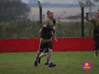 
<a style='margin-left: 5px;' class='btn btn-xs btn-social btn-facebook' href='https://www.facebook.com/sharer/sharer.php?u=https://www.boladovale.com.br/imgs/800-800-90/conteudo/fotos/1590/img9477.jpg' rel='popup' data-width='500' data-height='400'><i class='fa fa-facebook'></i>Compartilhar <span class='hidden-xs'>no Facebook</span>
</a> 
<a class='btn btn-default btn-xs' target='_blank' href='imgs/800-800-90/conteudo/fotos/1590/img9477.jpg'>
<span class='glyphicon glyphicon-cloud-download'></span> Salvar
</a> 
<span></span>