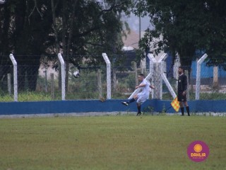 
<a style='margin-left: 5px;' class='btn btn-xs btn-social btn-facebook' href='https://www.facebook.com/sharer/sharer.php?u=https://www.boladovale.com.br/imgs/800-800-90/conteudo/fotos/1591/img7178.jpg' rel='popup' data-width='500' data-height='400'><i class='fa fa-facebook'></i>Compartilhar <span class='hidden-xs'>no Facebook</span>
</a> 
<a class='btn btn-default btn-xs' target='_blank' href='imgs/800-800-90/conteudo/fotos/1591/img7178.jpg'>
<span class='glyphicon glyphicon-cloud-download'></span> Salvar
</a> 
<span></span>
