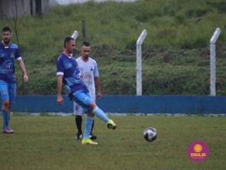 
<a style='margin-left: 5px;' class='btn btn-xs btn-social btn-facebook' href='https://www.facebook.com/sharer/sharer.php?u=https://www.boladovale.com.br/imgs/800-800-90/conteudo/fotos/1591/img7189.jpg' rel='popup' data-width='500' data-height='400'><i class='fa fa-facebook'></i>Compartilhar <span class='hidden-xs'>no Facebook</span>
</a> 
<a class='btn btn-default btn-xs' target='_blank' href='imgs/800-800-90/conteudo/fotos/1591/img7189.jpg'>
<span class='glyphicon glyphicon-cloud-download'></span> Salvar
</a> 
<span></span>