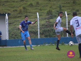 
<a style='margin-left: 5px;' class='btn btn-xs btn-social btn-facebook' href='https://www.facebook.com/sharer/sharer.php?u=https://www.boladovale.com.br/imgs/800-800-90/conteudo/fotos/1591/img7261.jpg' rel='popup' data-width='500' data-height='400'><i class='fa fa-facebook'></i>Compartilhar <span class='hidden-xs'>no Facebook</span>
</a> 
<a class='btn btn-default btn-xs' target='_blank' href='imgs/800-800-90/conteudo/fotos/1591/img7261.jpg'>
<span class='glyphicon glyphicon-cloud-download'></span> Salvar
</a> 
<span></span>