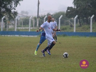 
<a style='margin-left: 5px;' class='btn btn-xs btn-social btn-facebook' href='https://www.facebook.com/sharer/sharer.php?u=https://www.boladovale.com.br/imgs/800-800-90/conteudo/fotos/1591/img7277.jpg' rel='popup' data-width='500' data-height='400'><i class='fa fa-facebook'></i>Compartilhar <span class='hidden-xs'>no Facebook</span>
</a> 
<a class='btn btn-default btn-xs' target='_blank' href='imgs/800-800-90/conteudo/fotos/1591/img7277.jpg'>
<span class='glyphicon glyphicon-cloud-download'></span> Salvar
</a> 
<span></span>