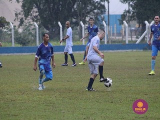 
<a style='margin-left: 5px;' class='btn btn-xs btn-social btn-facebook' href='https://www.facebook.com/sharer/sharer.php?u=https://www.boladovale.com.br/imgs/800-800-90/conteudo/fotos/1591/img7291.jpg' rel='popup' data-width='500' data-height='400'><i class='fa fa-facebook'></i>Compartilhar <span class='hidden-xs'>no Facebook</span>
</a> 
<a class='btn btn-default btn-xs' target='_blank' href='imgs/800-800-90/conteudo/fotos/1591/img7291.jpg'>
<span class='glyphicon glyphicon-cloud-download'></span> Salvar
</a> 
<span></span>