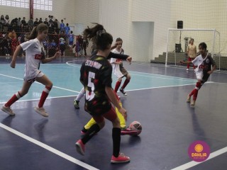 
<a style='margin-left: 5px;' class='btn btn-xs btn-social btn-facebook' href='https://www.facebook.com/sharer/sharer.php?u=https://www.boladovale.com.br/imgs/800-800-90/conteudo/fotos/1592/img7421.jpg' rel='popup' data-width='500' data-height='400'><i class='fa fa-facebook'></i>Compartilhar <span class='hidden-xs'>no Facebook</span>
</a> 
<a class='btn btn-default btn-xs' target='_blank' href='imgs/800-800-90/conteudo/fotos/1592/img7421.jpg'>
<span class='glyphicon glyphicon-cloud-download'></span> Salvar
</a> 
<span></span>