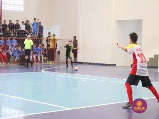 
<a style='margin-left: 5px;' class='btn btn-xs btn-social btn-facebook' href='https://www.facebook.com/sharer/sharer.php?u=https://www.boladovale.com.br/imgs/800-800-90/conteudo/fotos/1592/img7438.jpg' rel='popup' data-width='500' data-height='400'><i class='fa fa-facebook'></i>Compartilhar <span class='hidden-xs'>no Facebook</span>
</a> 
<a class='btn btn-default btn-xs' target='_blank' href='imgs/800-800-90/conteudo/fotos/1592/img7438.jpg'>
<span class='glyphicon glyphicon-cloud-download'></span> Salvar
</a> 
<span></span>
