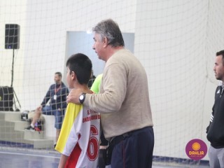 
<a style='margin-left: 5px;' class='btn btn-xs btn-social btn-facebook' href='https://www.facebook.com/sharer/sharer.php?u=https://www.boladovale.com.br/imgs/800-800-90/conteudo/fotos/1592/img7526.jpg' rel='popup' data-width='500' data-height='400'><i class='fa fa-facebook'></i>Compartilhar <span class='hidden-xs'>no Facebook</span>
</a> 
<a class='btn btn-default btn-xs' target='_blank' href='imgs/800-800-90/conteudo/fotos/1592/img7526.jpg'>
<span class='glyphicon glyphicon-cloud-download'></span> Salvar
</a> 
<span></span>