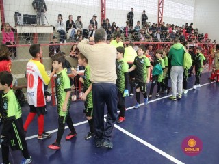 
<a style='margin-left: 5px;' class='btn btn-xs btn-social btn-facebook' href='https://www.facebook.com/sharer/sharer.php?u=https://www.boladovale.com.br/imgs/800-800-90/conteudo/fotos/1592/img7546.jpg' rel='popup' data-width='500' data-height='400'><i class='fa fa-facebook'></i>Compartilhar <span class='hidden-xs'>no Facebook</span>
</a> 
<a class='btn btn-default btn-xs' target='_blank' href='imgs/800-800-90/conteudo/fotos/1592/img7546.jpg'>
<span class='glyphicon glyphicon-cloud-download'></span> Salvar
</a> 
<span></span>