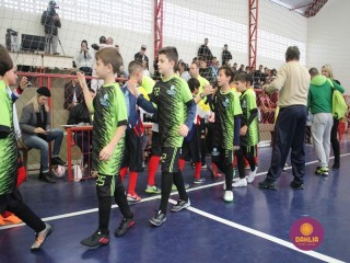 
<a style='margin-left: 5px;' class='btn btn-xs btn-social btn-facebook' href='https://www.facebook.com/sharer/sharer.php?u=https://www.boladovale.com.br/imgs/800-800-90/conteudo/fotos/1592/img7554.jpg' rel='popup' data-width='500' data-height='400'><i class='fa fa-facebook'></i>Compartilhar <span class='hidden-xs'>no Facebook</span>
</a> 
<a class='btn btn-default btn-xs' target='_blank' href='imgs/800-800-90/conteudo/fotos/1592/img7554.jpg'>
<span class='glyphicon glyphicon-cloud-download'></span> Salvar
</a> 
<span></span>