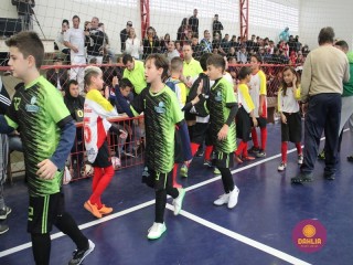 
<a style='margin-left: 5px;' class='btn btn-xs btn-social btn-facebook' href='https://www.facebook.com/sharer/sharer.php?u=https://www.boladovale.com.br/imgs/800-800-90/conteudo/fotos/1592/img7556.jpg' rel='popup' data-width='500' data-height='400'><i class='fa fa-facebook'></i>Compartilhar <span class='hidden-xs'>no Facebook</span>
</a> 
<a class='btn btn-default btn-xs' target='_blank' href='imgs/800-800-90/conteudo/fotos/1592/img7556.jpg'>
<span class='glyphicon glyphicon-cloud-download'></span> Salvar
</a> 
<span></span>