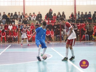 
<a style='margin-left: 5px;' class='btn btn-xs btn-social btn-facebook' href='https://www.facebook.com/sharer/sharer.php?u=https://www.boladovale.com.br/imgs/800-800-90/conteudo/fotos/1592/img7589.jpg' rel='popup' data-width='500' data-height='400'><i class='fa fa-facebook'></i>Compartilhar <span class='hidden-xs'>no Facebook</span>
</a> 
<a class='btn btn-default btn-xs' target='_blank' href='imgs/800-800-90/conteudo/fotos/1592/img7589.jpg'>
<span class='glyphicon glyphicon-cloud-download'></span> Salvar
</a> 
<span></span>