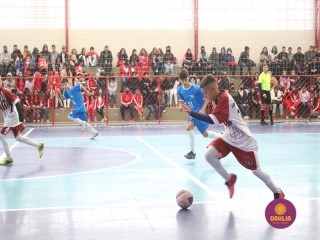 
<a style='margin-left: 5px;' class='btn btn-xs btn-social btn-facebook' href='https://www.facebook.com/sharer/sharer.php?u=https://www.boladovale.com.br/imgs/800-800-90/conteudo/fotos/1592/img7595.jpg' rel='popup' data-width='500' data-height='400'><i class='fa fa-facebook'></i>Compartilhar <span class='hidden-xs'>no Facebook</span>
</a> 
<a class='btn btn-default btn-xs' target='_blank' href='imgs/800-800-90/conteudo/fotos/1592/img7595.jpg'>
<span class='glyphicon glyphicon-cloud-download'></span> Salvar
</a> 
<span></span>