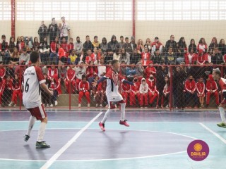
<a style='margin-left: 5px;' class='btn btn-xs btn-social btn-facebook' href='https://www.facebook.com/sharer/sharer.php?u=https://www.boladovale.com.br/imgs/800-800-90/conteudo/fotos/1592/img7615.jpg' rel='popup' data-width='500' data-height='400'><i class='fa fa-facebook'></i>Compartilhar <span class='hidden-xs'>no Facebook</span>
</a> 
<a class='btn btn-default btn-xs' target='_blank' href='imgs/800-800-90/conteudo/fotos/1592/img7615.jpg'>
<span class='glyphicon glyphicon-cloud-download'></span> Salvar
</a> 
<span></span>