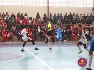 
<a style='margin-left: 5px;' class='btn btn-xs btn-social btn-facebook' href='https://www.facebook.com/sharer/sharer.php?u=https://www.boladovale.com.br/imgs/800-800-90/conteudo/fotos/1592/img7625.jpg' rel='popup' data-width='500' data-height='400'><i class='fa fa-facebook'></i>Compartilhar <span class='hidden-xs'>no Facebook</span>
</a> 
<a class='btn btn-default btn-xs' target='_blank' href='imgs/800-800-90/conteudo/fotos/1592/img7625.jpg'>
<span class='glyphicon glyphicon-cloud-download'></span> Salvar
</a> 
<span></span>