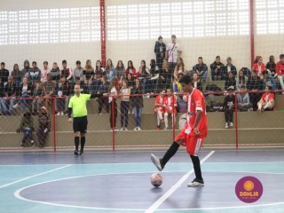 
<a style='margin-left: 5px;' class='btn btn-xs btn-social btn-facebook' href='https://www.facebook.com/sharer/sharer.php?u=https://www.boladovale.com.br/imgs/800-800-90/conteudo/fotos/1592/img7755.jpg' rel='popup' data-width='500' data-height='400'><i class='fa fa-facebook'></i>Compartilhar <span class='hidden-xs'>no Facebook</span>
</a> 
<a class='btn btn-default btn-xs' target='_blank' href='imgs/800-800-90/conteudo/fotos/1592/img7755.jpg'>
<span class='glyphicon glyphicon-cloud-download'></span> Salvar
</a> 
<span></span>