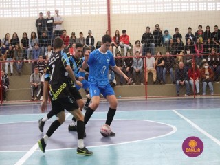 
<a style='margin-left: 5px;' class='btn btn-xs btn-social btn-facebook' href='https://www.facebook.com/sharer/sharer.php?u=https://www.boladovale.com.br/imgs/800-800-90/conteudo/fotos/1592/img7881.jpg' rel='popup' data-width='500' data-height='400'><i class='fa fa-facebook'></i>Compartilhar <span class='hidden-xs'>no Facebook</span>
</a> 
<a class='btn btn-default btn-xs' target='_blank' href='imgs/800-800-90/conteudo/fotos/1592/img7881.jpg'>
<span class='glyphicon glyphicon-cloud-download'></span> Salvar
</a> 
<span></span>