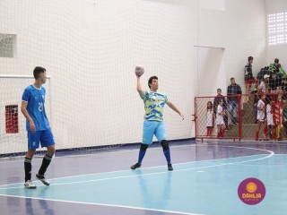 
<a style='margin-left: 5px;' class='btn btn-xs btn-social btn-facebook' href='https://www.facebook.com/sharer/sharer.php?u=https://www.boladovale.com.br/imgs/800-800-90/conteudo/fotos/1592/img7883.jpg' rel='popup' data-width='500' data-height='400'><i class='fa fa-facebook'></i>Compartilhar <span class='hidden-xs'>no Facebook</span>
</a> 
<a class='btn btn-default btn-xs' target='_blank' href='imgs/800-800-90/conteudo/fotos/1592/img7883.jpg'>
<span class='glyphicon glyphicon-cloud-download'></span> Salvar
</a> 
<span></span>