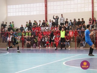 
<a style='margin-left: 5px;' class='btn btn-xs btn-social btn-facebook' href='https://www.facebook.com/sharer/sharer.php?u=https://www.boladovale.com.br/imgs/800-800-90/conteudo/fotos/1592/img7899.jpg' rel='popup' data-width='500' data-height='400'><i class='fa fa-facebook'></i>Compartilhar <span class='hidden-xs'>no Facebook</span>
</a> 
<a class='btn btn-default btn-xs' target='_blank' href='imgs/800-800-90/conteudo/fotos/1592/img7899.jpg'>
<span class='glyphicon glyphicon-cloud-download'></span> Salvar
</a> 
<span></span>