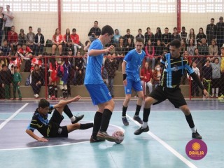 
<a style='margin-left: 5px;' class='btn btn-xs btn-social btn-facebook' href='https://www.facebook.com/sharer/sharer.php?u=https://www.boladovale.com.br/imgs/800-800-90/conteudo/fotos/1592/img7908.jpg' rel='popup' data-width='500' data-height='400'><i class='fa fa-facebook'></i>Compartilhar <span class='hidden-xs'>no Facebook</span>
</a> 
<a class='btn btn-default btn-xs' target='_blank' href='imgs/800-800-90/conteudo/fotos/1592/img7908.jpg'>
<span class='glyphicon glyphicon-cloud-download'></span> Salvar
</a> 
<span></span>