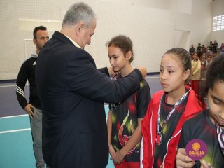 
<a style='margin-left: 5px;' class='btn btn-xs btn-social btn-facebook' href='https://www.facebook.com/sharer/sharer.php?u=https://www.boladovale.com.br/imgs/800-800-90/conteudo/fotos/1594/img8008.jpg' rel='popup' data-width='500' data-height='400'><i class='fa fa-facebook'></i>Compartilhar <span class='hidden-xs'>no Facebook</span>
</a> 
<a class='btn btn-default btn-xs' target='_blank' href='imgs/800-800-90/conteudo/fotos/1594/img8008.jpg'>
<span class='glyphicon glyphicon-cloud-download'></span> Salvar
</a> 
<span></span>