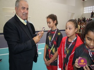 
<a style='margin-left: 5px;' class='btn btn-xs btn-social btn-facebook' href='https://www.facebook.com/sharer/sharer.php?u=https://www.boladovale.com.br/imgs/800-800-90/conteudo/fotos/1594/img8009.jpg' rel='popup' data-width='500' data-height='400'><i class='fa fa-facebook'></i>Compartilhar <span class='hidden-xs'>no Facebook</span>
</a> 
<a class='btn btn-default btn-xs' target='_blank' href='imgs/800-800-90/conteudo/fotos/1594/img8009.jpg'>
<span class='glyphicon glyphicon-cloud-download'></span> Salvar
</a> 
<span></span>