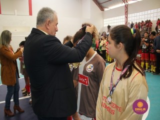 
<a style='margin-left: 5px;' class='btn btn-xs btn-social btn-facebook' href='https://www.facebook.com/sharer/sharer.php?u=https://www.boladovale.com.br/imgs/800-800-90/conteudo/fotos/1594/img8017.jpg' rel='popup' data-width='500' data-height='400'><i class='fa fa-facebook'></i>Compartilhar <span class='hidden-xs'>no Facebook</span>
</a> 
<a class='btn btn-default btn-xs' target='_blank' href='imgs/800-800-90/conteudo/fotos/1594/img8017.jpg'>
<span class='glyphicon glyphicon-cloud-download'></span> Salvar
</a> 
<span></span>