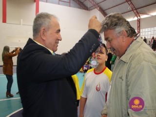 
<a style='margin-left: 5px;' class='btn btn-xs btn-social btn-facebook' href='https://www.facebook.com/sharer/sharer.php?u=https://www.boladovale.com.br/imgs/800-800-90/conteudo/fotos/1594/img8031.jpg' rel='popup' data-width='500' data-height='400'><i class='fa fa-facebook'></i>Compartilhar <span class='hidden-xs'>no Facebook</span>
</a> 
<a class='btn btn-default btn-xs' target='_blank' href='imgs/800-800-90/conteudo/fotos/1594/img8031.jpg'>
<span class='glyphicon glyphicon-cloud-download'></span> Salvar
</a> 
<span></span>