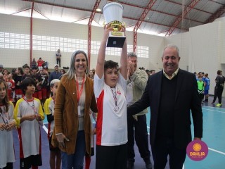 
<a style='margin-left: 5px;' class='btn btn-xs btn-social btn-facebook' href='https://www.facebook.com/sharer/sharer.php?u=https://www.boladovale.com.br/imgs/800-800-90/conteudo/fotos/1594/img8046.jpg' rel='popup' data-width='500' data-height='400'><i class='fa fa-facebook'></i>Compartilhar <span class='hidden-xs'>no Facebook</span>
</a> 
<a class='btn btn-default btn-xs' target='_blank' href='imgs/800-800-90/conteudo/fotos/1594/img8046.jpg'>
<span class='glyphicon glyphicon-cloud-download'></span> Salvar
</a> 
<span></span>