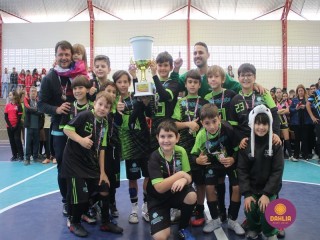 
<a style='margin-left: 5px;' class='btn btn-xs btn-social btn-facebook' href='https://www.facebook.com/sharer/sharer.php?u=https://www.boladovale.com.br/imgs/800-800-90/conteudo/fotos/1594/img8074.jpg' rel='popup' data-width='500' data-height='400'><i class='fa fa-facebook'></i>Compartilhar <span class='hidden-xs'>no Facebook</span>
</a> 
<a class='btn btn-default btn-xs' target='_blank' href='imgs/800-800-90/conteudo/fotos/1594/img8074.jpg'>
<span class='glyphicon glyphicon-cloud-download'></span> Salvar
</a> 
<span></span>