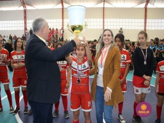 
<a style='margin-left: 5px;' class='btn btn-xs btn-social btn-facebook' href='https://www.facebook.com/sharer/sharer.php?u=https://www.boladovale.com.br/imgs/800-800-90/conteudo/fotos/1594/img8083.jpg' rel='popup' data-width='500' data-height='400'><i class='fa fa-facebook'></i>Compartilhar <span class='hidden-xs'>no Facebook</span>
</a> 
<a class='btn btn-default btn-xs' target='_blank' href='imgs/800-800-90/conteudo/fotos/1594/img8083.jpg'>
<span class='glyphicon glyphicon-cloud-download'></span> Salvar
</a> 
<span></span>