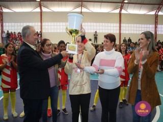 
<a style='margin-left: 5px;' class='btn btn-xs btn-social btn-facebook' href='https://www.facebook.com/sharer/sharer.php?u=https://www.boladovale.com.br/imgs/800-800-90/conteudo/fotos/1594/img8097.jpg' rel='popup' data-width='500' data-height='400'><i class='fa fa-facebook'></i>Compartilhar <span class='hidden-xs'>no Facebook</span>
</a> 
<a class='btn btn-default btn-xs' target='_blank' href='imgs/800-800-90/conteudo/fotos/1594/img8097.jpg'>
<span class='glyphicon glyphicon-cloud-download'></span> Salvar
</a> 
<span></span>