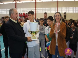 
<a style='margin-left: 5px;' class='btn btn-xs btn-social btn-facebook' href='https://www.facebook.com/sharer/sharer.php?u=https://www.boladovale.com.br/imgs/800-800-90/conteudo/fotos/1594/img8112.jpg' rel='popup' data-width='500' data-height='400'><i class='fa fa-facebook'></i>Compartilhar <span class='hidden-xs'>no Facebook</span>
</a> 
<a class='btn btn-default btn-xs' target='_blank' href='imgs/800-800-90/conteudo/fotos/1594/img8112.jpg'>
<span class='glyphicon glyphicon-cloud-download'></span> Salvar
</a> 
<span></span>