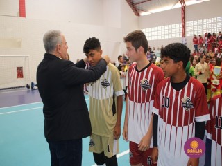 
<a style='margin-left: 5px;' class='btn btn-xs btn-social btn-facebook' href='https://www.facebook.com/sharer/sharer.php?u=https://www.boladovale.com.br/imgs/800-800-90/conteudo/fotos/1594/img8119.jpg' rel='popup' data-width='500' data-height='400'><i class='fa fa-facebook'></i>Compartilhar <span class='hidden-xs'>no Facebook</span>
</a> 
<a class='btn btn-default btn-xs' target='_blank' href='imgs/800-800-90/conteudo/fotos/1594/img8119.jpg'>
<span class='glyphicon glyphicon-cloud-download'></span> Salvar
</a> 
<span></span>