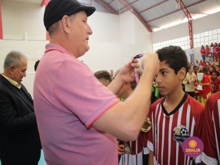
<a style='margin-left: 5px;' class='btn btn-xs btn-social btn-facebook' href='https://www.facebook.com/sharer/sharer.php?u=https://www.boladovale.com.br/imgs/800-800-90/conteudo/fotos/1594/img8122.jpg' rel='popup' data-width='500' data-height='400'><i class='fa fa-facebook'></i>Compartilhar <span class='hidden-xs'>no Facebook</span>
</a> 
<a class='btn btn-default btn-xs' target='_blank' href='imgs/800-800-90/conteudo/fotos/1594/img8122.jpg'>
<span class='glyphicon glyphicon-cloud-download'></span> Salvar
</a> 
<span></span>
