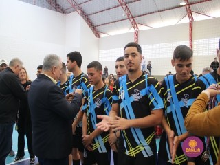 
<a style='margin-left: 5px;' class='btn btn-xs btn-social btn-facebook' href='https://www.facebook.com/sharer/sharer.php?u=https://www.boladovale.com.br/imgs/800-800-90/conteudo/fotos/1594/img8221.jpg' rel='popup' data-width='500' data-height='400'><i class='fa fa-facebook'></i>Compartilhar <span class='hidden-xs'>no Facebook</span>
</a> 
<a class='btn btn-default btn-xs' target='_blank' href='imgs/800-800-90/conteudo/fotos/1594/img8221.jpg'>
<span class='glyphicon glyphicon-cloud-download'></span> Salvar
</a> 
<span></span>