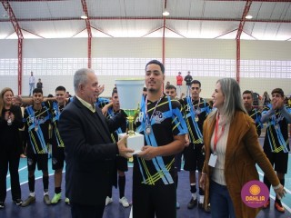 
<a style='margin-left: 5px;' class='btn btn-xs btn-social btn-facebook' href='https://www.facebook.com/sharer/sharer.php?u=https://www.boladovale.com.br/imgs/800-800-90/conteudo/fotos/1594/img8225.jpg' rel='popup' data-width='500' data-height='400'><i class='fa fa-facebook'></i>Compartilhar <span class='hidden-xs'>no Facebook</span>
</a> 
<a class='btn btn-default btn-xs' target='_blank' href='imgs/800-800-90/conteudo/fotos/1594/img8225.jpg'>
<span class='glyphicon glyphicon-cloud-download'></span> Salvar
</a> 
<span></span>