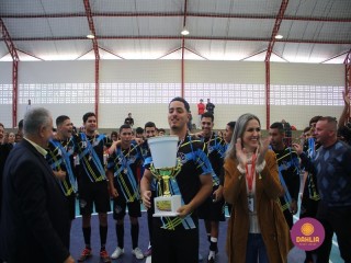 
<a style='margin-left: 5px;' class='btn btn-xs btn-social btn-facebook' href='https://www.facebook.com/sharer/sharer.php?u=https://www.boladovale.com.br/imgs/800-800-90/conteudo/fotos/1594/img8228.jpg' rel='popup' data-width='500' data-height='400'><i class='fa fa-facebook'></i>Compartilhar <span class='hidden-xs'>no Facebook</span>
</a> 
<a class='btn btn-default btn-xs' target='_blank' href='imgs/800-800-90/conteudo/fotos/1594/img8228.jpg'>
<span class='glyphicon glyphicon-cloud-download'></span> Salvar
</a> 
<span></span>
