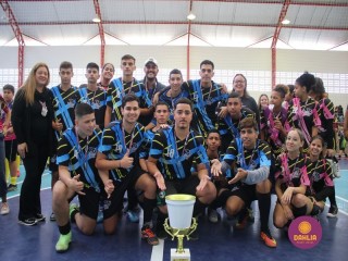
<a style='margin-left: 5px;' class='btn btn-xs btn-social btn-facebook' href='https://www.facebook.com/sharer/sharer.php?u=https://www.boladovale.com.br/imgs/800-800-90/conteudo/fotos/1594/img8235.jpg' rel='popup' data-width='500' data-height='400'><i class='fa fa-facebook'></i>Compartilhar <span class='hidden-xs'>no Facebook</span>
</a> 
<a class='btn btn-default btn-xs' target='_blank' href='imgs/800-800-90/conteudo/fotos/1594/img8235.jpg'>
<span class='glyphicon glyphicon-cloud-download'></span> Salvar
</a> 
<span></span>