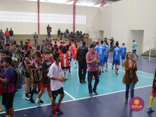 
<a style='margin-left: 5px;' class='btn btn-xs btn-social btn-facebook' href='https://www.facebook.com/sharer/sharer.php?u=https://www.boladovale.com.br/imgs/800-800-90/conteudo/fotos/1594/img8246.jpg' rel='popup' data-width='500' data-height='400'><i class='fa fa-facebook'></i>Compartilhar <span class='hidden-xs'>no Facebook</span>
</a> 
<a class='btn btn-default btn-xs' target='_blank' href='imgs/800-800-90/conteudo/fotos/1594/img8246.jpg'>
<span class='glyphicon glyphicon-cloud-download'></span> Salvar
</a> 
<span></span>