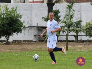 
<a style='margin-left: 5px;' class='btn btn-xs btn-social btn-facebook' href='https://www.facebook.com/sharer/sharer.php?u=https://www.boladovale.com.br/imgs/800-800-90/conteudo/fotos/1595/img9701.jpg' rel='popup' data-width='500' data-height='400'><i class='fa fa-facebook'></i>Compartilhar <span class='hidden-xs'>no Facebook</span>
</a> 
<a class='btn btn-default btn-xs' target='_blank' href='imgs/800-800-90/conteudo/fotos/1595/img9701.jpg'>
<span class='glyphicon glyphicon-cloud-download'></span> Salvar
</a> 
<span></span>