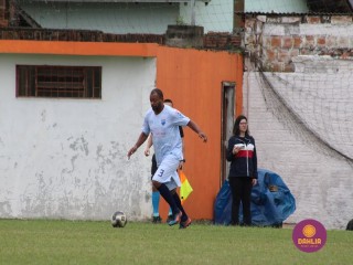 
<a style='margin-left: 5px;' class='btn btn-xs btn-social btn-facebook' href='https://www.facebook.com/sharer/sharer.php?u=https://www.boladovale.com.br/imgs/800-800-90/conteudo/fotos/1595/img9736.jpg' rel='popup' data-width='500' data-height='400'><i class='fa fa-facebook'></i>Compartilhar <span class='hidden-xs'>no Facebook</span>
</a> 
<a class='btn btn-default btn-xs' target='_blank' href='imgs/800-800-90/conteudo/fotos/1595/img9736.jpg'>
<span class='glyphicon glyphicon-cloud-download'></span> Salvar
</a> 
<span></span>