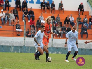 
<a style='margin-left: 5px;' class='btn btn-xs btn-social btn-facebook' href='https://www.facebook.com/sharer/sharer.php?u=https://www.boladovale.com.br/imgs/800-800-90/conteudo/fotos/1595/img9756.jpg' rel='popup' data-width='500' data-height='400'><i class='fa fa-facebook'></i>Compartilhar <span class='hidden-xs'>no Facebook</span>
</a> 
<a class='btn btn-default btn-xs' target='_blank' href='imgs/800-800-90/conteudo/fotos/1595/img9756.jpg'>
<span class='glyphicon glyphicon-cloud-download'></span> Salvar
</a> 
<span></span>