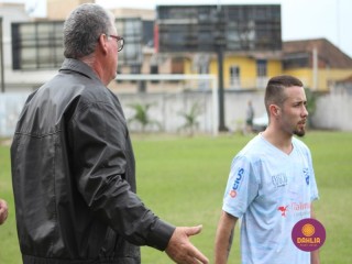 
<a style='margin-left: 5px;' class='btn btn-xs btn-social btn-facebook' href='https://www.facebook.com/sharer/sharer.php?u=https://www.boladovale.com.br/imgs/800-800-90/conteudo/fotos/1595/img9777.jpg' rel='popup' data-width='500' data-height='400'><i class='fa fa-facebook'></i>Compartilhar <span class='hidden-xs'>no Facebook</span>
</a> 
<a class='btn btn-default btn-xs' target='_blank' href='imgs/800-800-90/conteudo/fotos/1595/img9777.jpg'>
<span class='glyphicon glyphicon-cloud-download'></span> Salvar
</a> 
<span></span>