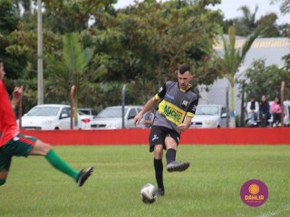 
<a style='margin-left: 5px;' class='btn btn-xs btn-social btn-facebook' href='https://www.facebook.com/sharer/sharer.php?u=https://www.boladovale.com.br/imgs/800-800-90/conteudo/fotos/1596/img8322.jpg' rel='popup' data-width='500' data-height='400'><i class='fa fa-facebook'></i>Compartilhar <span class='hidden-xs'>no Facebook</span>
</a> 
<a class='btn btn-default btn-xs' target='_blank' href='imgs/800-800-90/conteudo/fotos/1596/img8322.jpg'>
<span class='glyphicon glyphicon-cloud-download'></span> Salvar
</a> 
<span></span>