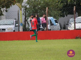 
<a style='margin-left: 5px;' class='btn btn-xs btn-social btn-facebook' href='https://www.facebook.com/sharer/sharer.php?u=https://www.boladovale.com.br/imgs/800-800-90/conteudo/fotos/1596/img8404.jpg' rel='popup' data-width='500' data-height='400'><i class='fa fa-facebook'></i>Compartilhar <span class='hidden-xs'>no Facebook</span>
</a> 
<a class='btn btn-default btn-xs' target='_blank' href='imgs/800-800-90/conteudo/fotos/1596/img8404.jpg'>
<span class='glyphicon glyphicon-cloud-download'></span> Salvar
</a> 
<span></span>