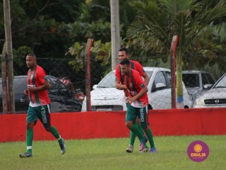 
<a style='margin-left: 5px;' class='btn btn-xs btn-social btn-facebook' href='https://www.facebook.com/sharer/sharer.php?u=https://www.boladovale.com.br/imgs/800-800-90/conteudo/fotos/1596/img8410.jpg' rel='popup' data-width='500' data-height='400'><i class='fa fa-facebook'></i>Compartilhar <span class='hidden-xs'>no Facebook</span>
</a> 
<a class='btn btn-default btn-xs' target='_blank' href='imgs/800-800-90/conteudo/fotos/1596/img8410.jpg'>
<span class='glyphicon glyphicon-cloud-download'></span> Salvar
</a> 
<span></span>