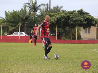 
<a style='margin-left: 5px;' class='btn btn-xs btn-social btn-facebook' href='https://www.facebook.com/sharer/sharer.php?u=https://www.boladovale.com.br/imgs/800-800-90/conteudo/fotos/1597/img8415.jpg' rel='popup' data-width='500' data-height='400'><i class='fa fa-facebook'></i>Compartilhar <span class='hidden-xs'>no Facebook</span>
</a> 
<a class='btn btn-default btn-xs' target='_blank' href='imgs/800-800-90/conteudo/fotos/1597/img8415.jpg'>
<span class='glyphicon glyphicon-cloud-download'></span> Salvar
</a> 
<span></span>