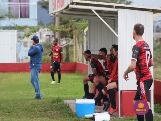 
<a style='margin-left: 5px;' class='btn btn-xs btn-social btn-facebook' href='https://www.facebook.com/sharer/sharer.php?u=https://www.boladovale.com.br/imgs/800-800-90/conteudo/fotos/1597/img8429.jpg' rel='popup' data-width='500' data-height='400'><i class='fa fa-facebook'></i>Compartilhar <span class='hidden-xs'>no Facebook</span>
</a> 
<a class='btn btn-default btn-xs' target='_blank' href='imgs/800-800-90/conteudo/fotos/1597/img8429.jpg'>
<span class='glyphicon glyphicon-cloud-download'></span> Salvar
</a> 
<span></span>