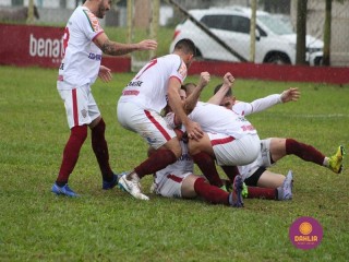 
<a style='margin-left: 5px;' class='btn btn-xs btn-social btn-facebook' href='https://www.facebook.com/sharer/sharer.php?u=https://www.boladovale.com.br/imgs/800-800-90/conteudo/fotos/1598/img0032.jpg' rel='popup' data-width='500' data-height='400'><i class='fa fa-facebook'></i>Compartilhar <span class='hidden-xs'>no Facebook</span>
</a> 
<a class='btn btn-default btn-xs' target='_blank' href='imgs/800-800-90/conteudo/fotos/1598/img0032.jpg'>
<span class='glyphicon glyphicon-cloud-download'></span> Salvar
</a> 
<span></span>