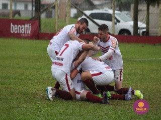 
<a style='margin-left: 5px;' class='btn btn-xs btn-social btn-facebook' href='https://www.facebook.com/sharer/sharer.php?u=https://www.boladovale.com.br/imgs/800-800-90/conteudo/fotos/1598/img0034.jpg' rel='popup' data-width='500' data-height='400'><i class='fa fa-facebook'></i>Compartilhar <span class='hidden-xs'>no Facebook</span>
</a> 
<a class='btn btn-default btn-xs' target='_blank' href='imgs/800-800-90/conteudo/fotos/1598/img0034.jpg'>
<span class='glyphicon glyphicon-cloud-download'></span> Salvar
</a> 
<span></span>